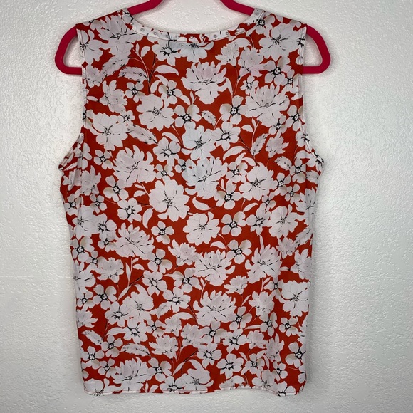 Karl Lagerfeld Floral Print Pearl V-neck Top - Picture 3 of 7